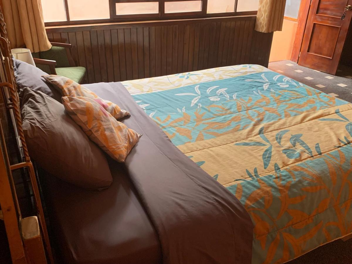 Hostel Santa Canela 쿠엔카 외부 사진
