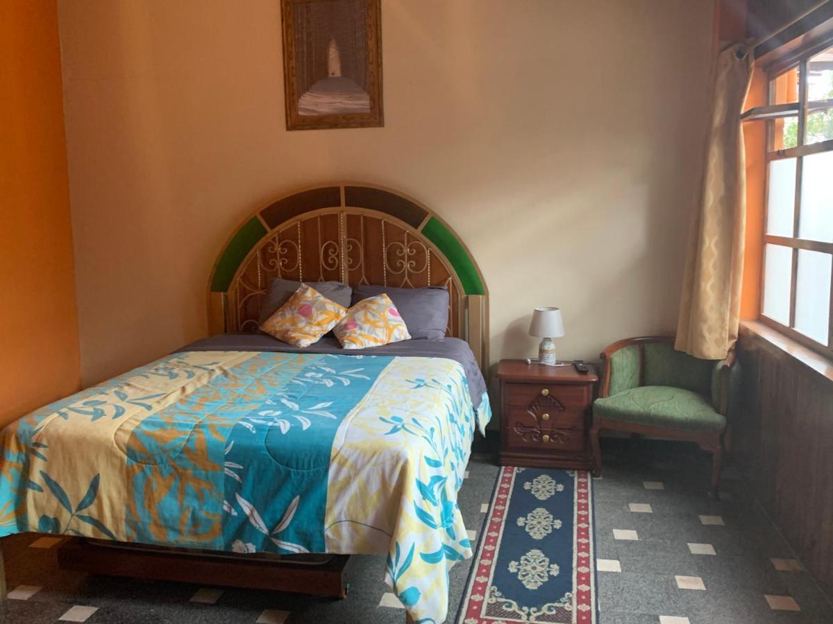 Hostel Santa Canela 쿠엔카 외부 사진
