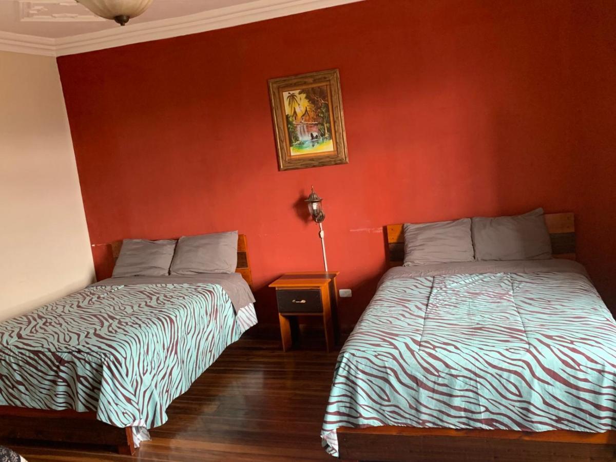 Hostel Santa Canela 쿠엔카 외부 사진
