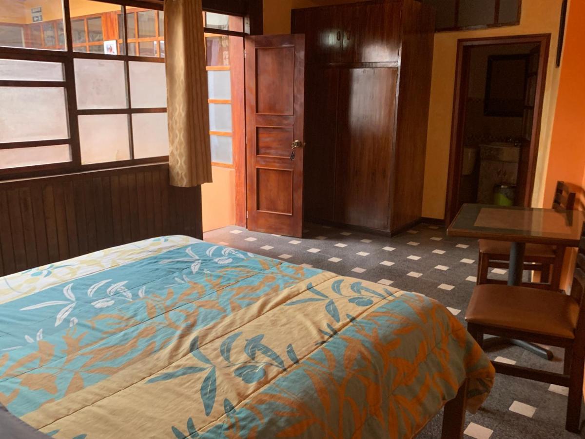 Hostel Santa Canela 쿠엔카 외부 사진