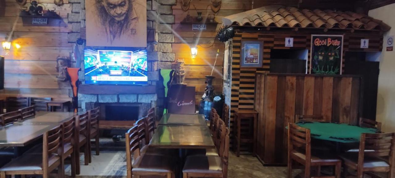 Hostel Santa Canela 쿠엔카 외부 사진